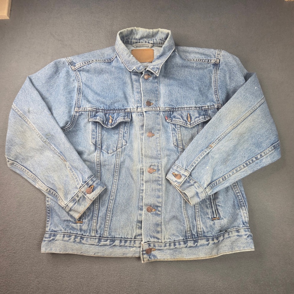 Vintage Levis Denim Trucker Jacket Light Wash Back Patch Distressed Mens XL